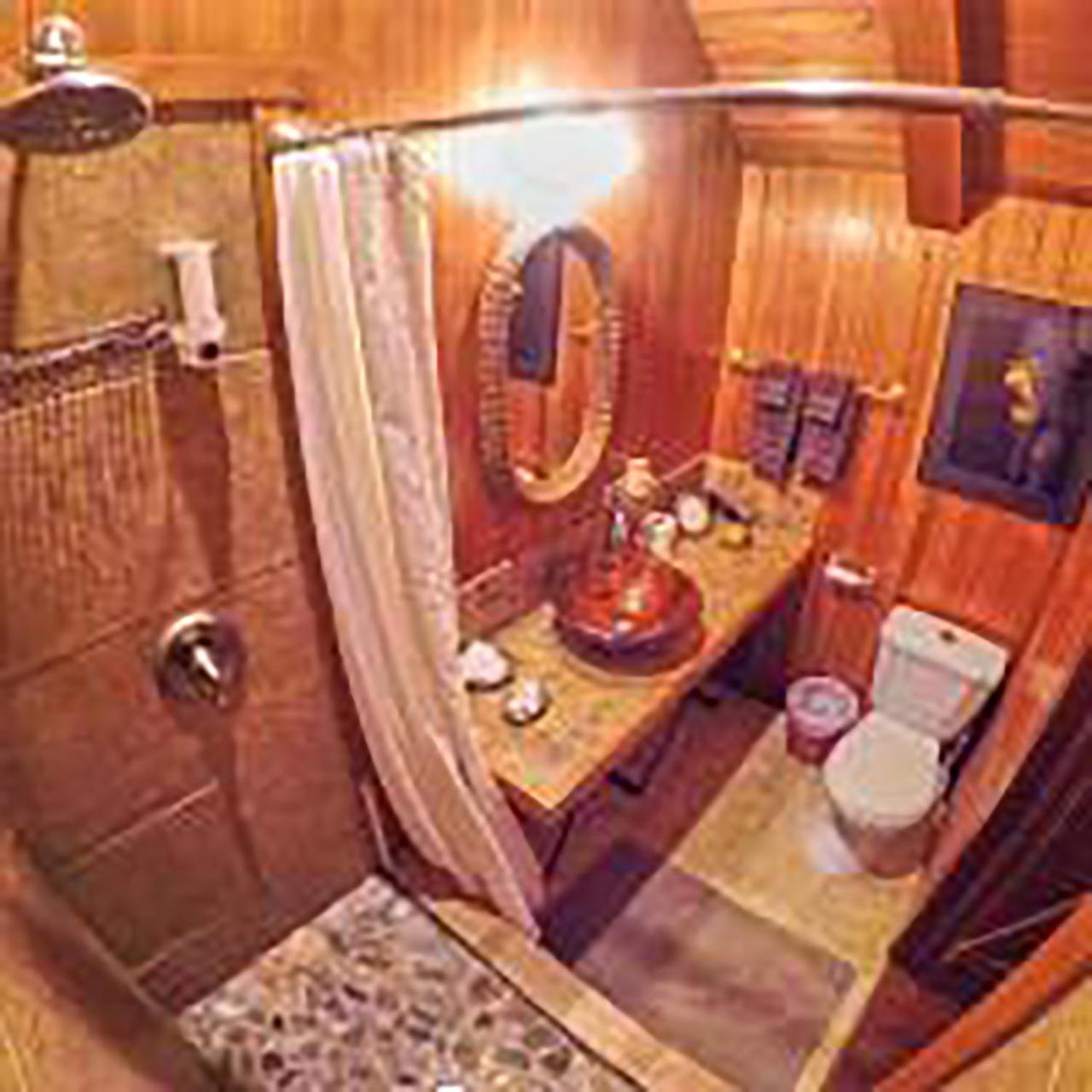 Crawford Bay Wedgwood Manor And Glamping Retreat酒店 外观 照片
