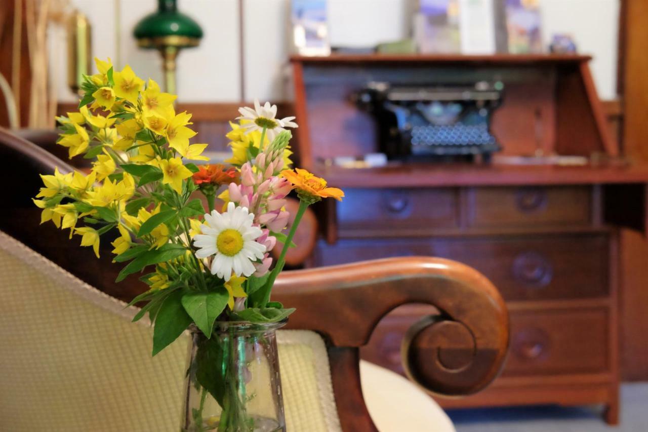 Crawford Bay Wedgwood Manor And Glamping Retreat酒店 外观 照片
