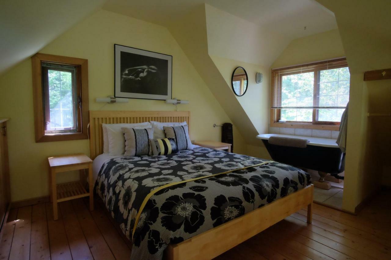 Crawford Bay Wedgwood Manor And Glamping Retreat酒店 外观 照片