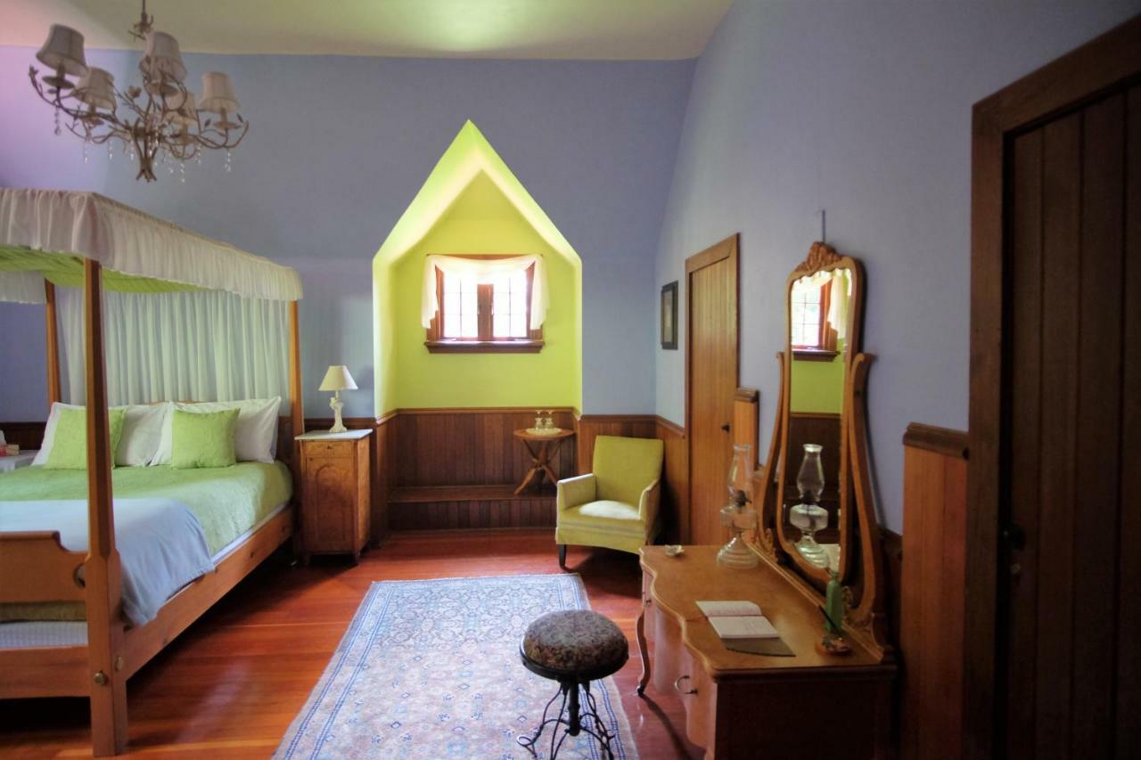 Crawford Bay Wedgwood Manor And Glamping Retreat酒店 外观 照片